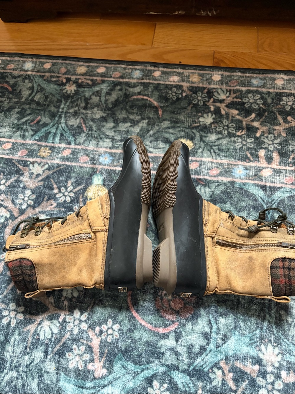 Women’s Sperry brown / plaid duck boots